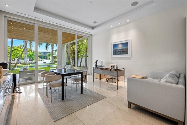 Building Photo - 3465 Meridian Ave