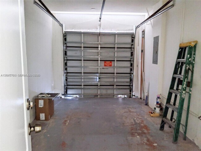 Building Photo - 8853 SW 108th Pl
