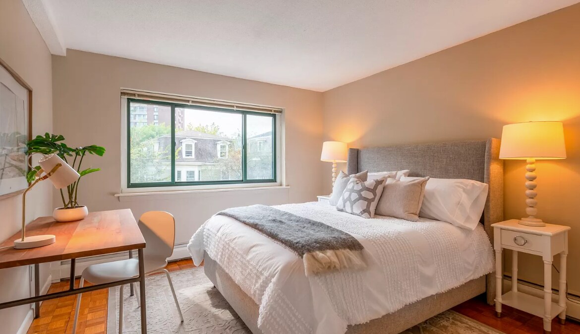 Building Photo - 371 Harvard St