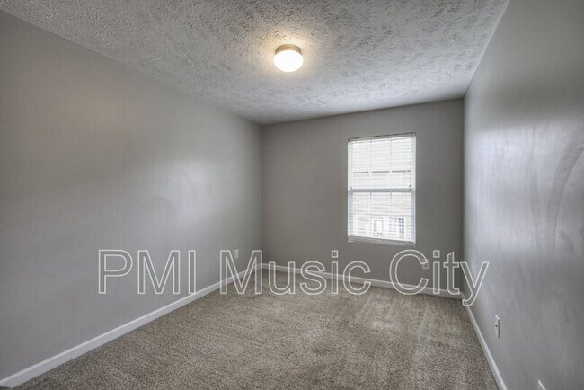 Building Photo - 1068 Ashmore Dr