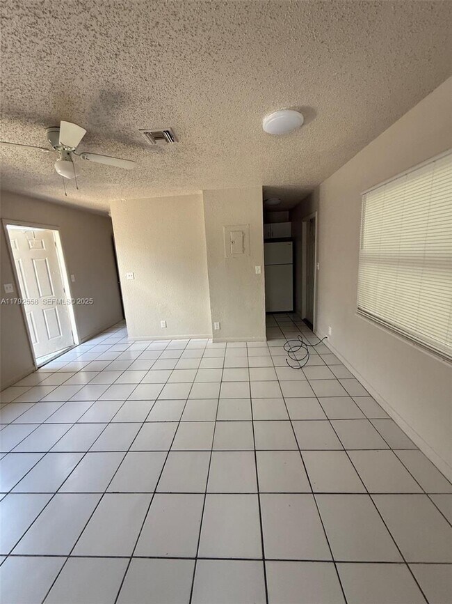 Building Photo - 1014 NW 6th Ave