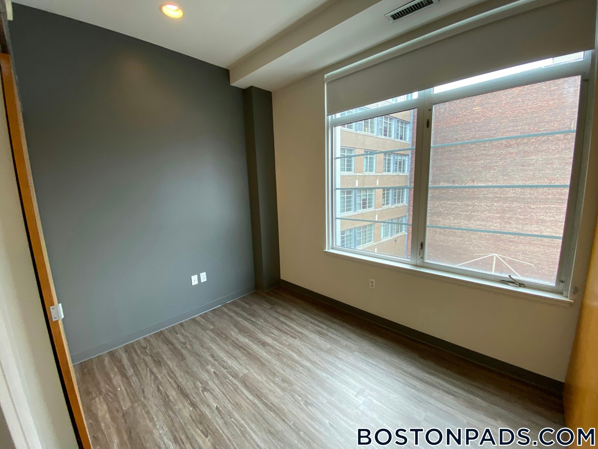 Building Photo - 160 E Berkeley St