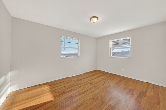 Building Photo - 8908 Scottdale Ave