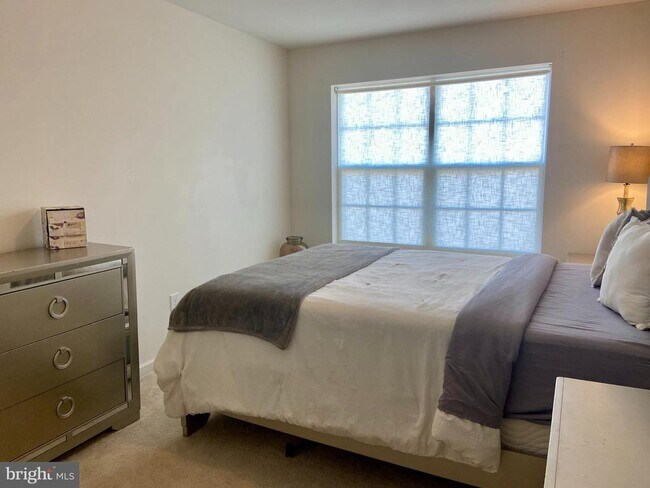 Building Photo - 27 E Imperial Dr