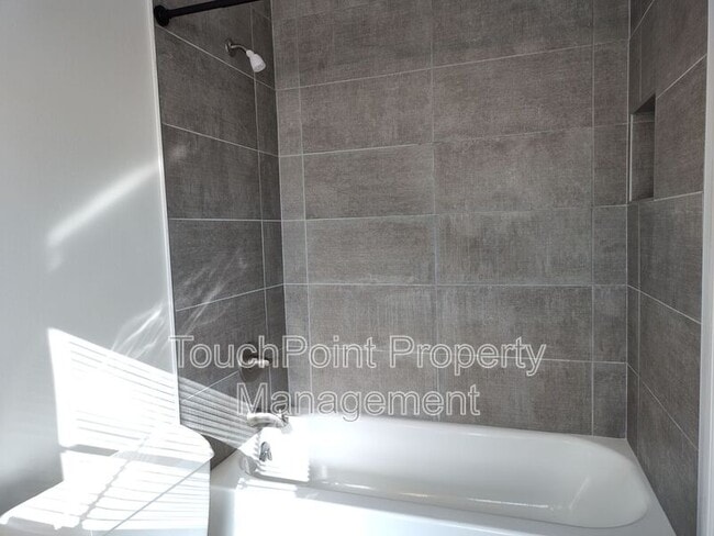 Building Photo - 2831 Mayfair Ave