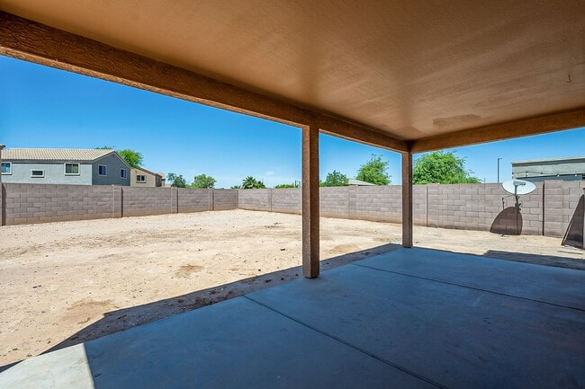 Building Photo - 4 Bedroom home for rent
