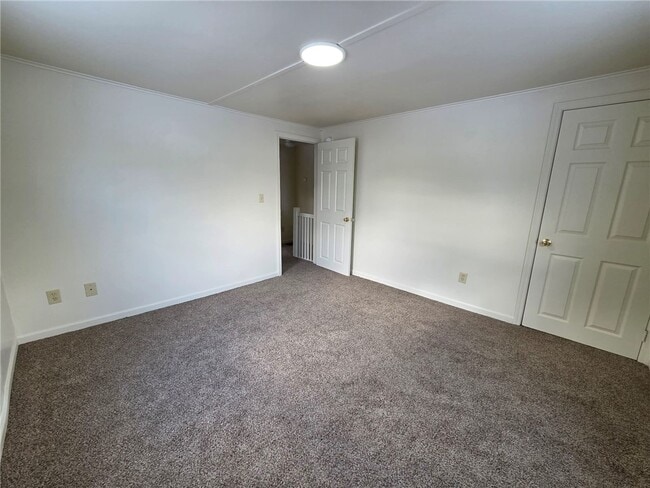 Building Photo - 252 A Allen St