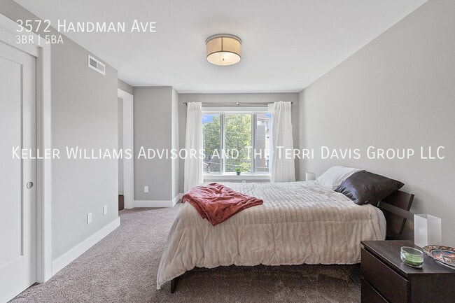 Building Photo - 3572 Handman Ave