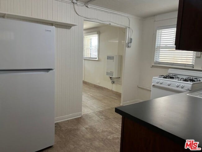 Building Photo - 237 Marine St