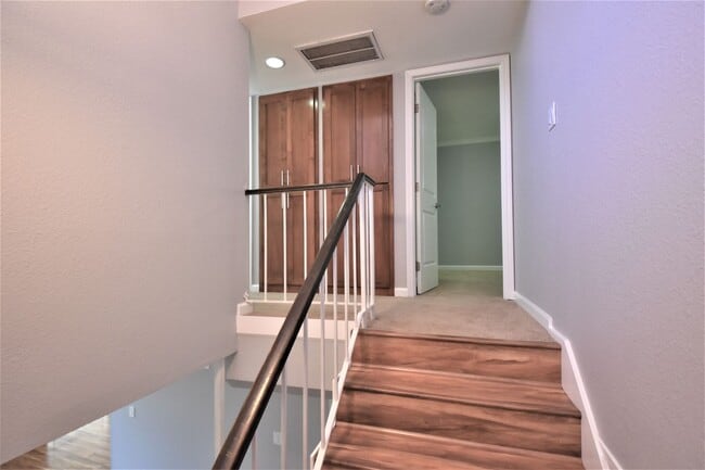 Building Photo - 5030 Greenberry Dr