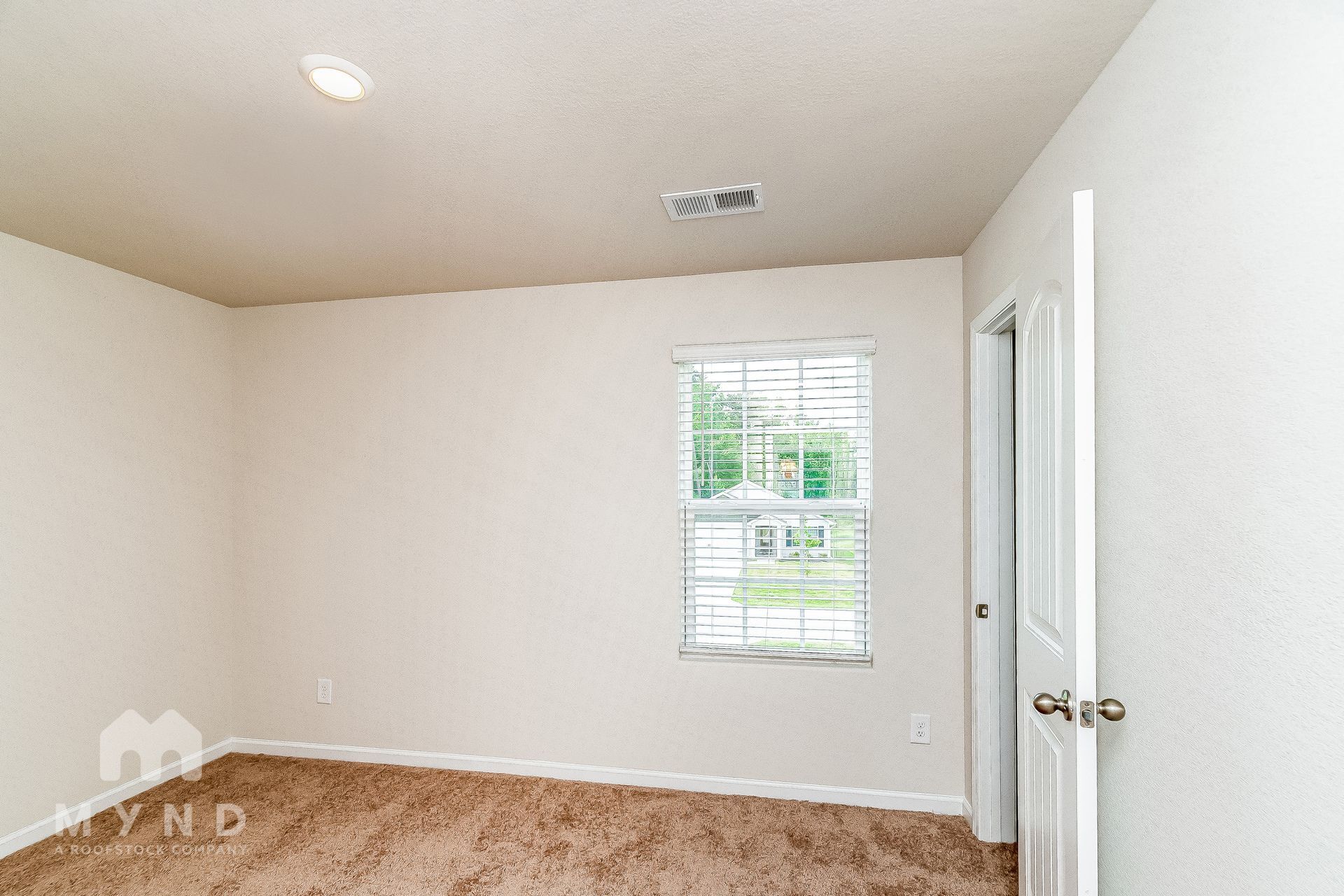 Building Photo - 265 Royal Mdw Dr