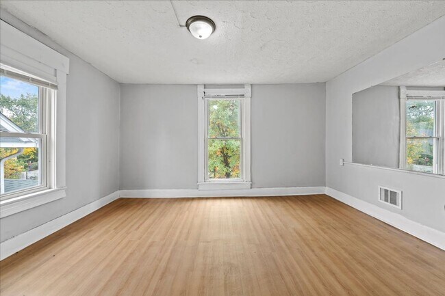 Building Photo - 38 N Grant Avenue - $875/mo.