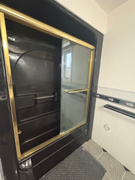 Building Photo - 309 Beacon St