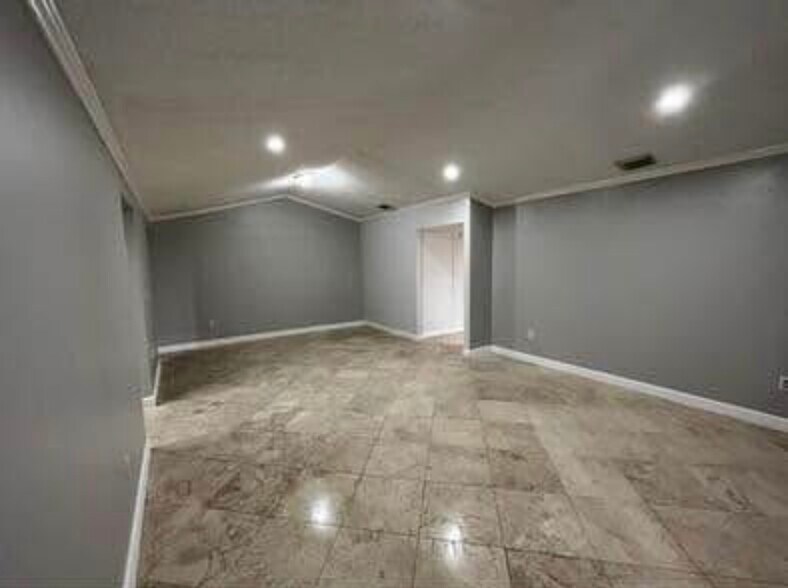 Building Photo - 18110 SW 139th Ct
