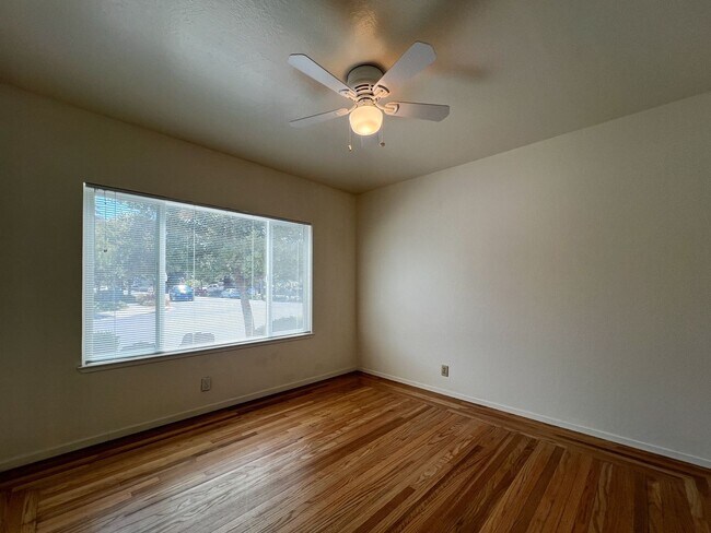 Building Photo - Charming 2 Bedroom, 1 Bathroom Home with Large Fenced Yard + Garage