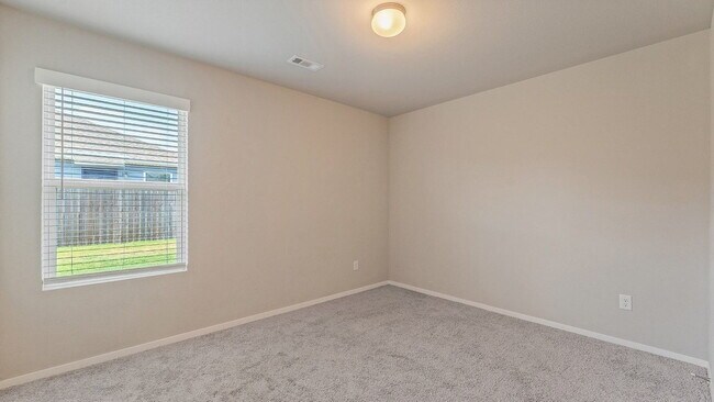Building Photo - Charming New Home in a Prime Fayetteville Location