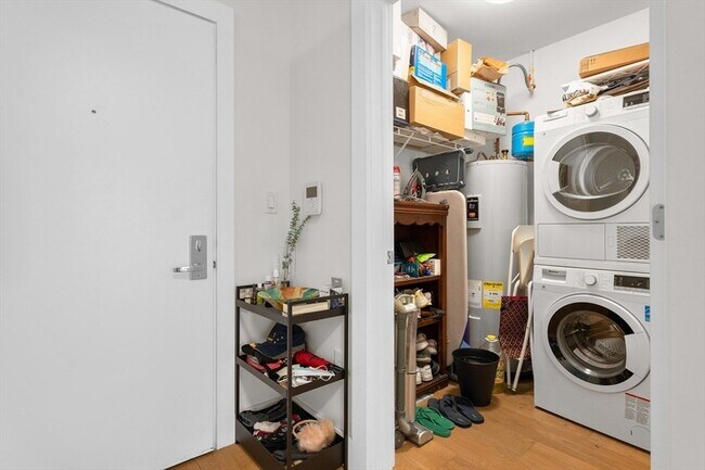 Building Photo - 248 Meridian St