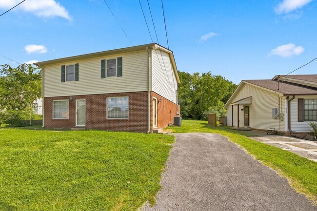 Building Photo - 4113 Hunting Dr