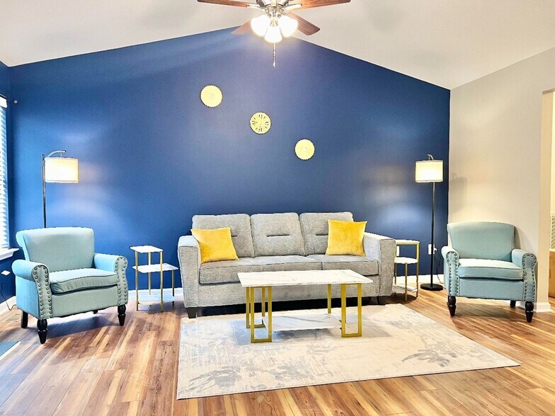 Building Photo - 700 Mossburn Ct