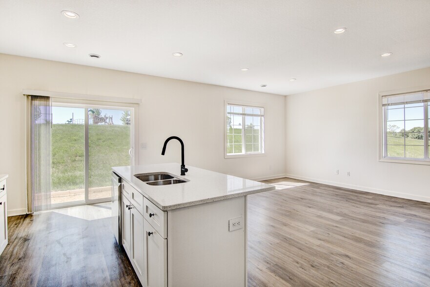 Building Photo - 2485 Cedarwood Ln