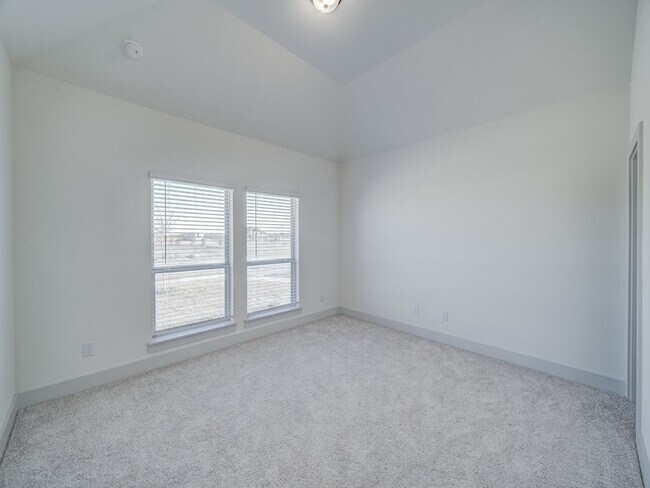 Building Photo - 3401 Riverlawn Dr