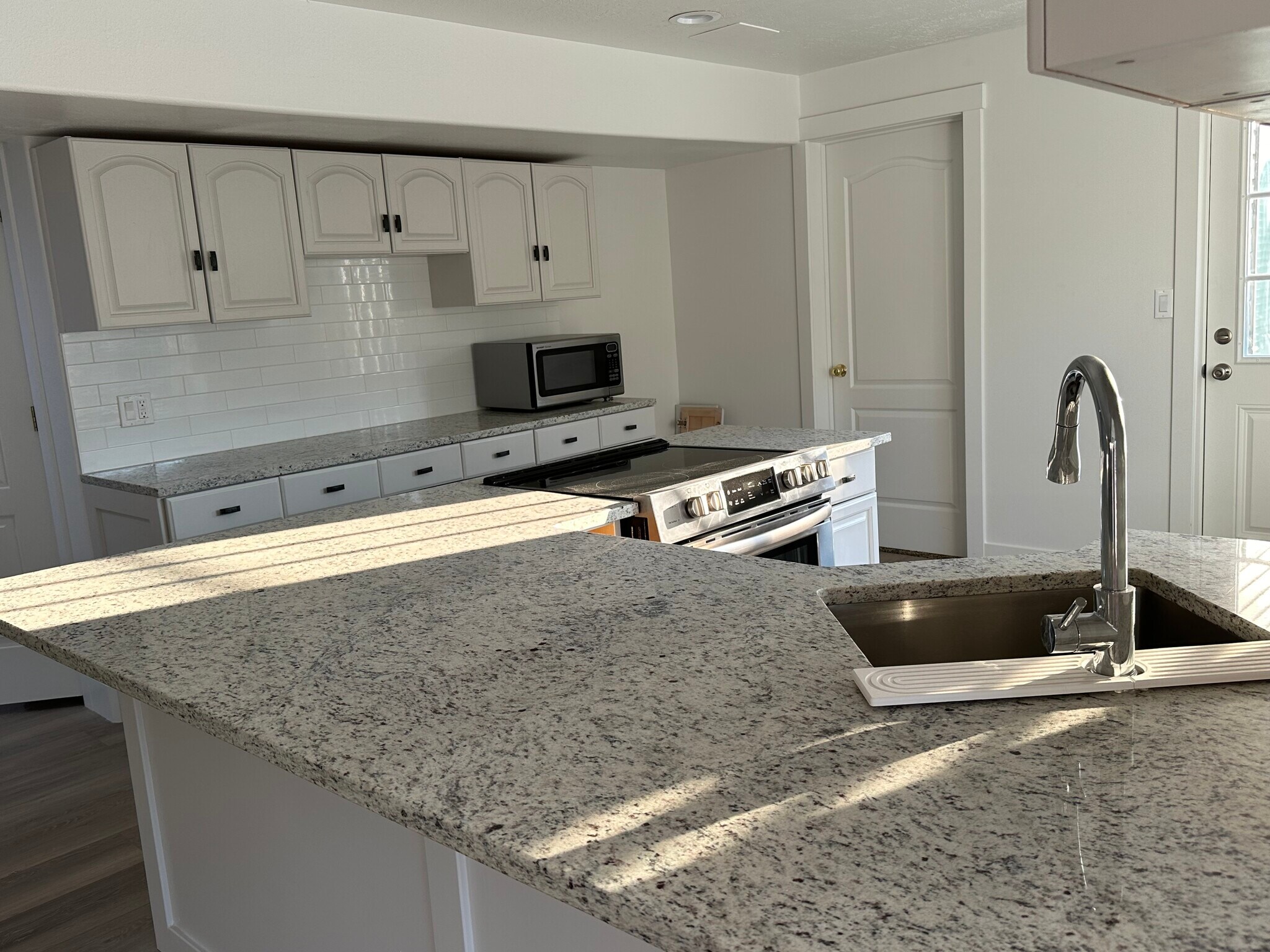 Kitchen - 308 Hillside Cir