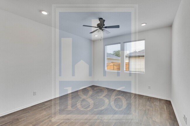 Building Photo - 304 Azua Path