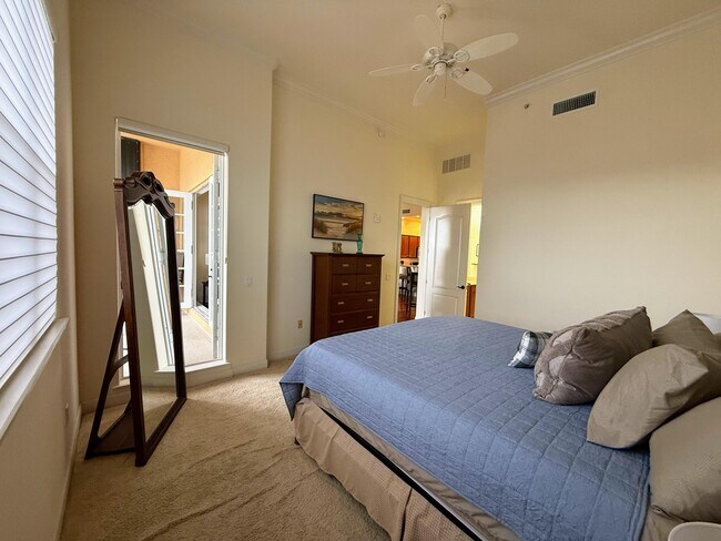 Building Photo - 20 Orange Ave