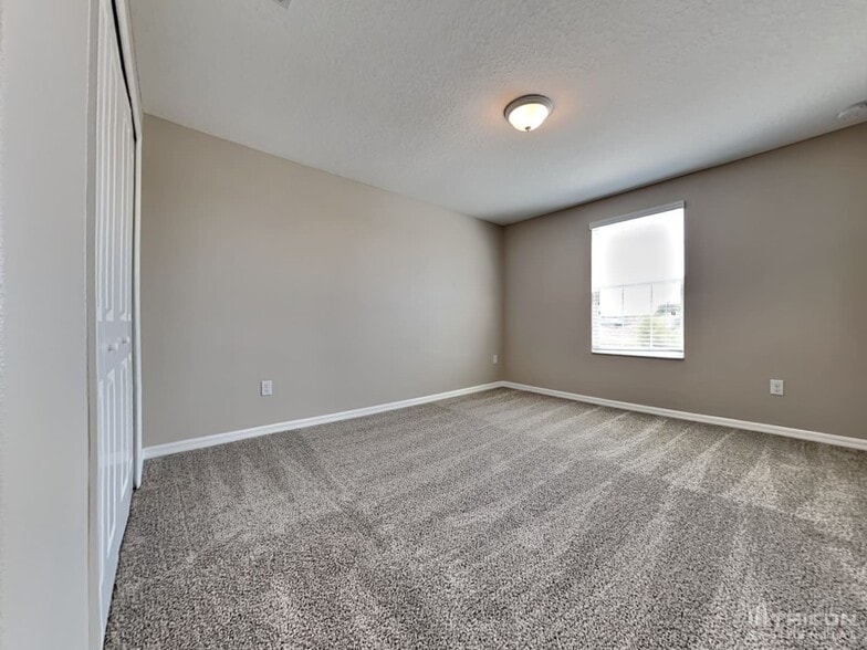 Building Photo - 1752 Broad Winged Hawk Dr