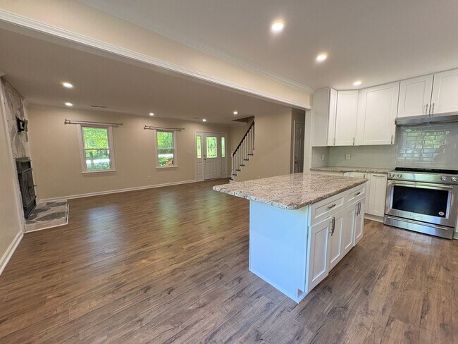 Building Photo - 3 Bedroom, 2 Bathroom House in Lewisville!