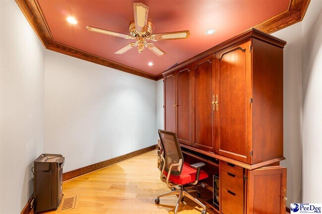 Building Photo - 3241 Lakeshore Dr