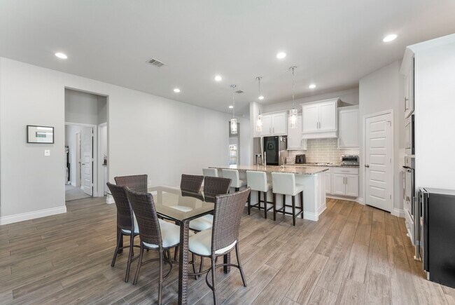 Building Photo - 9410 Mont Ellie Ln
