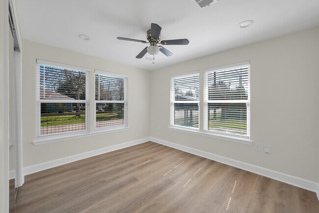 Building Photo - 632 E 38th St