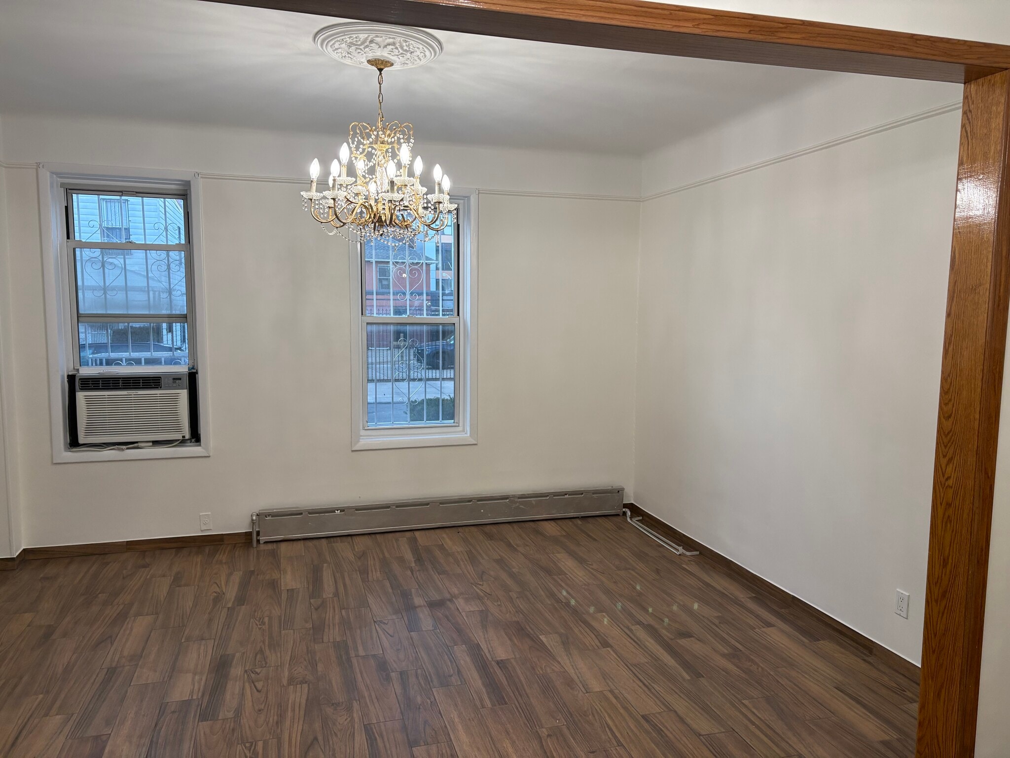 Living Rm Pic2 - 3055 32nd St