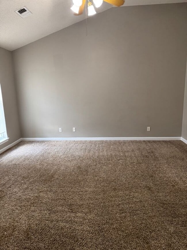 Building Photo - Renovated 2 Bedroom 2 Bath Home for Rent!!