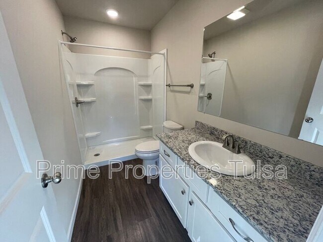 Building Photo - 1517 Rosewood Dr