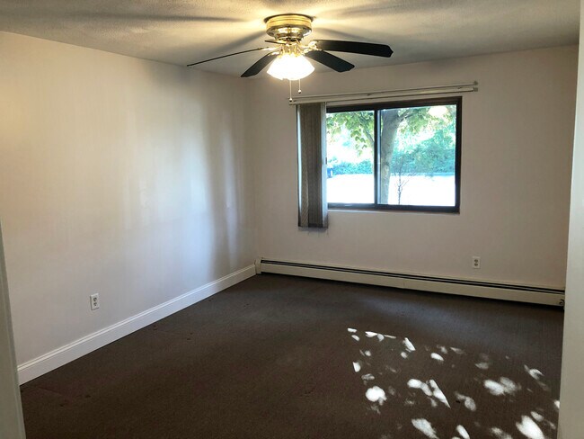 Building Photo - 395 Merrimack St