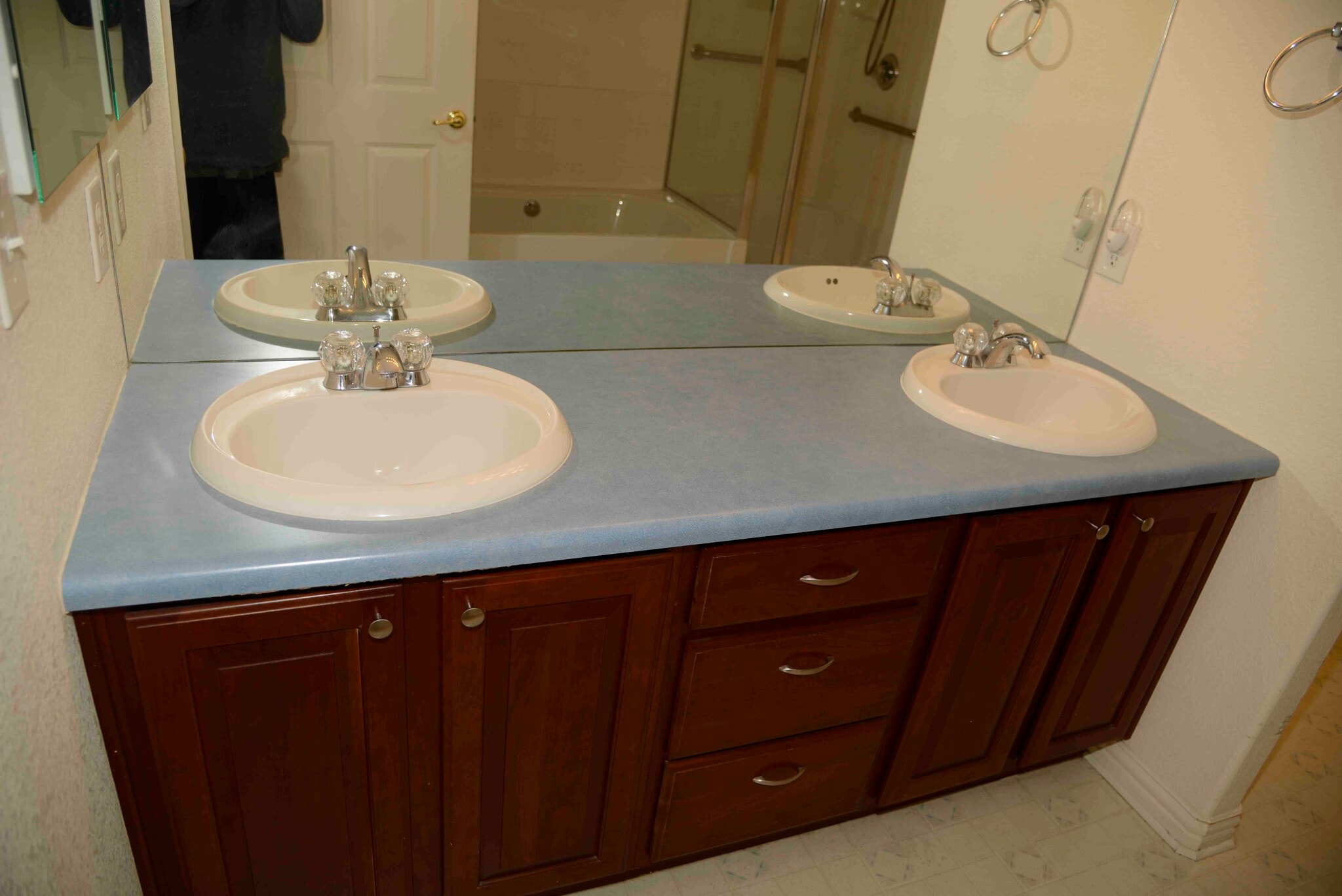 Master Bathroom - 648 S Yarrow St