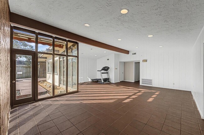 Building Photo - 9107 Timberside Dr