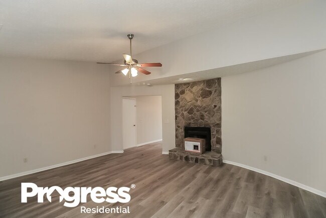 Building Photo - 5725 Twain Dr