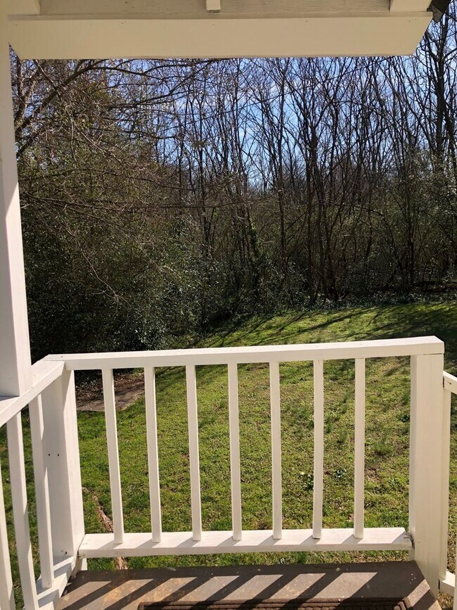Building Photo - Adorable Bungalow with 2BR/1BA in Greer - desirable neighborhood in Greenville County - close to ...