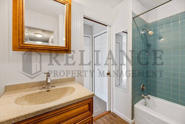 Building Photo - 1417 S Goebel Cir