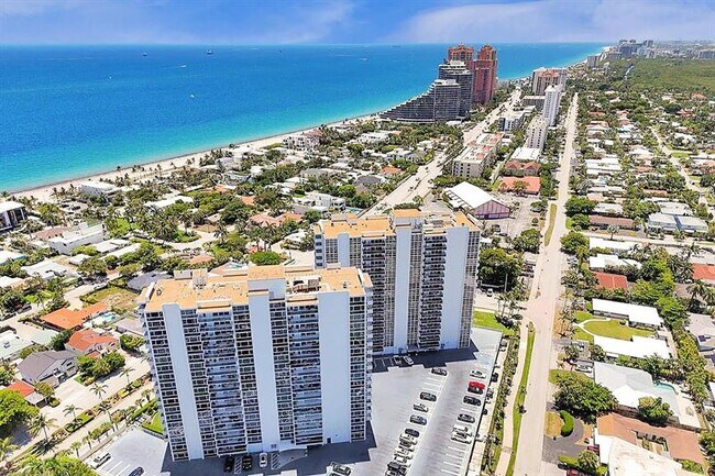 Building Photo - 2715 N Ocean Blvd
