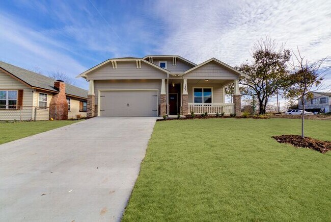 Building Photo - Modern 4BR Craftsman in The Heights – $500 Move-In Special!