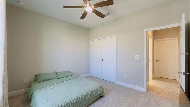 Building Photo - 12661 Oak Hill Way