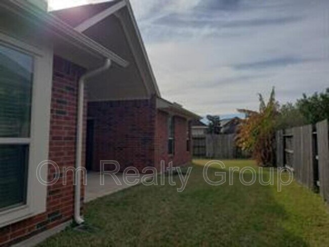 Building Photo - 5402 Valley Country Ln