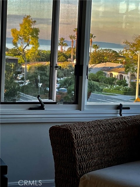 Building Photo - 504 Avocado Ave