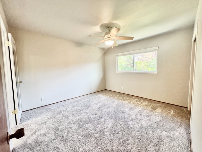 Building Photo - 6610 Canterbury Ct