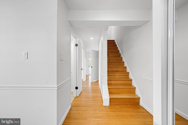 Building Photo - 17515 Sabrina Terrace