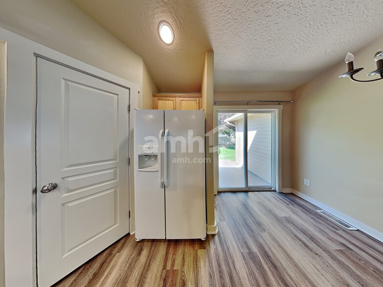 Building Photo - 1699 N Firebrick Dr